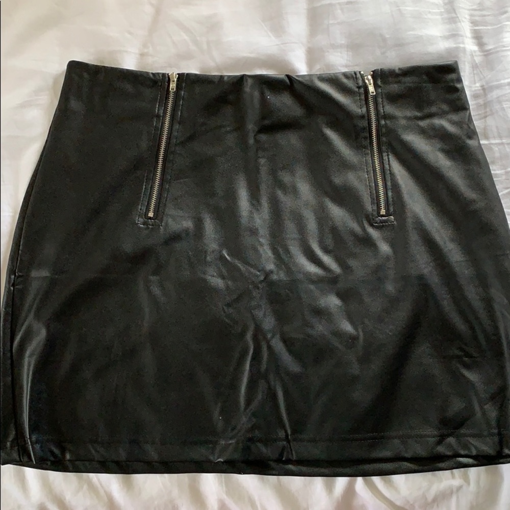 SHEIN Faux Leather ZIP up mini skirt